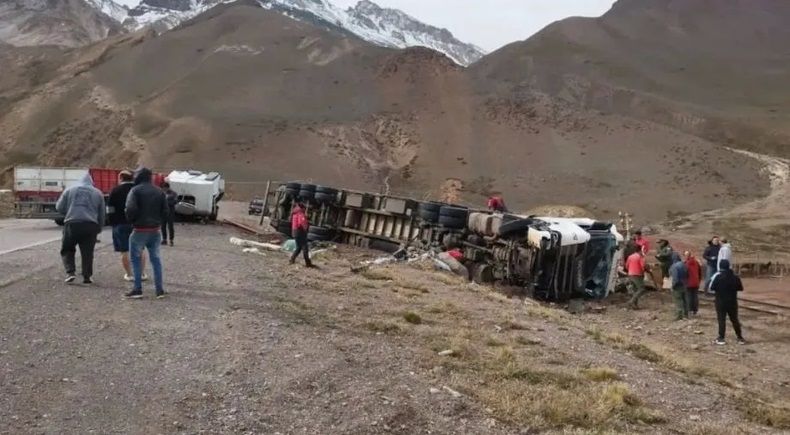 Cierre Temporal del Paso Cristo Redentor tras choque en Ruta 7