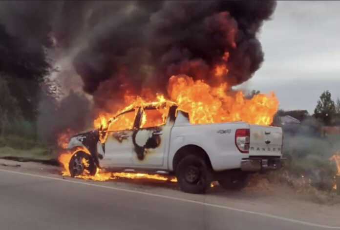 camioneta incendiada en San Martín