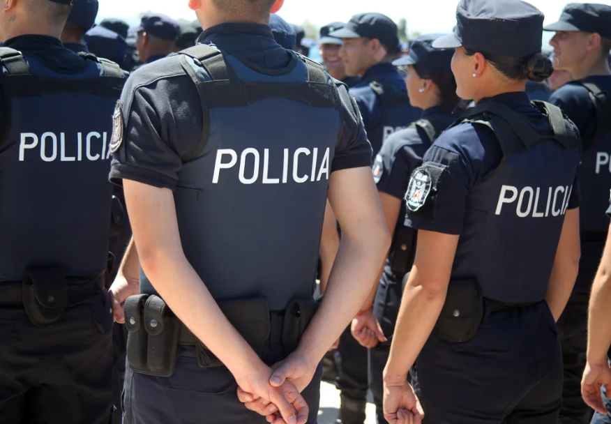 Suspendieron a un subcomisario