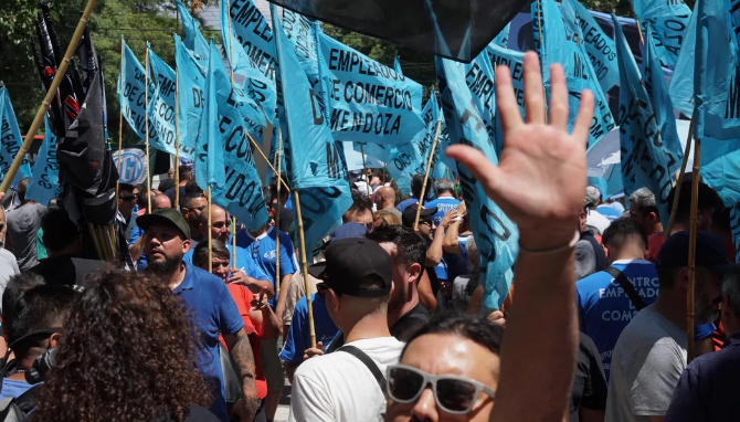 Quién se adhiere al paro en Mendoza