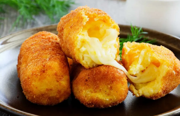 receta de bombas de papa con queso