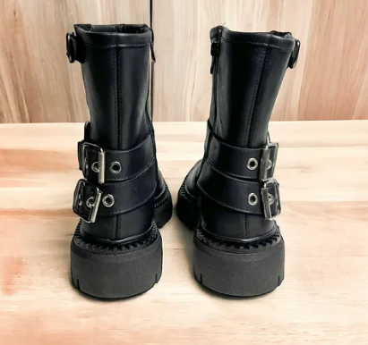 borcegos con hebillas