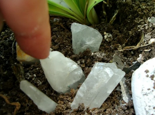 Limpiar las piedras con sal
