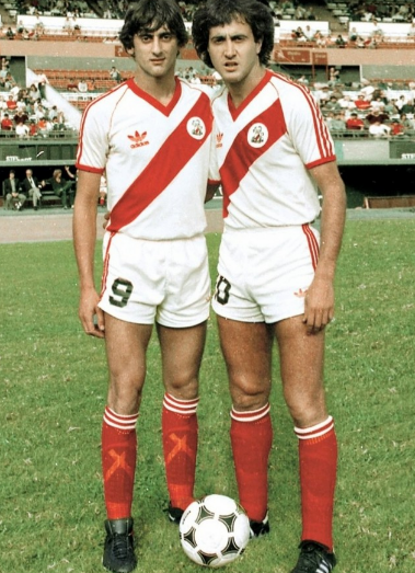 camiseta River 1986